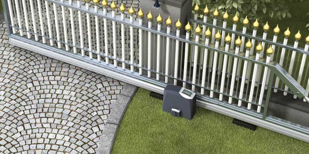 EVO sliding gate operator in use