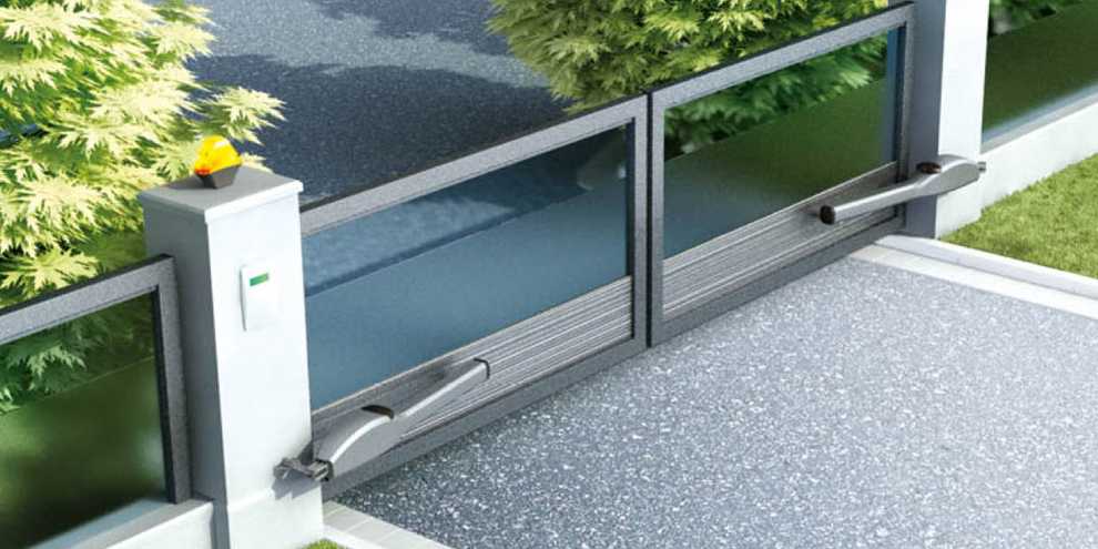 LEVO rotating gate operator in use